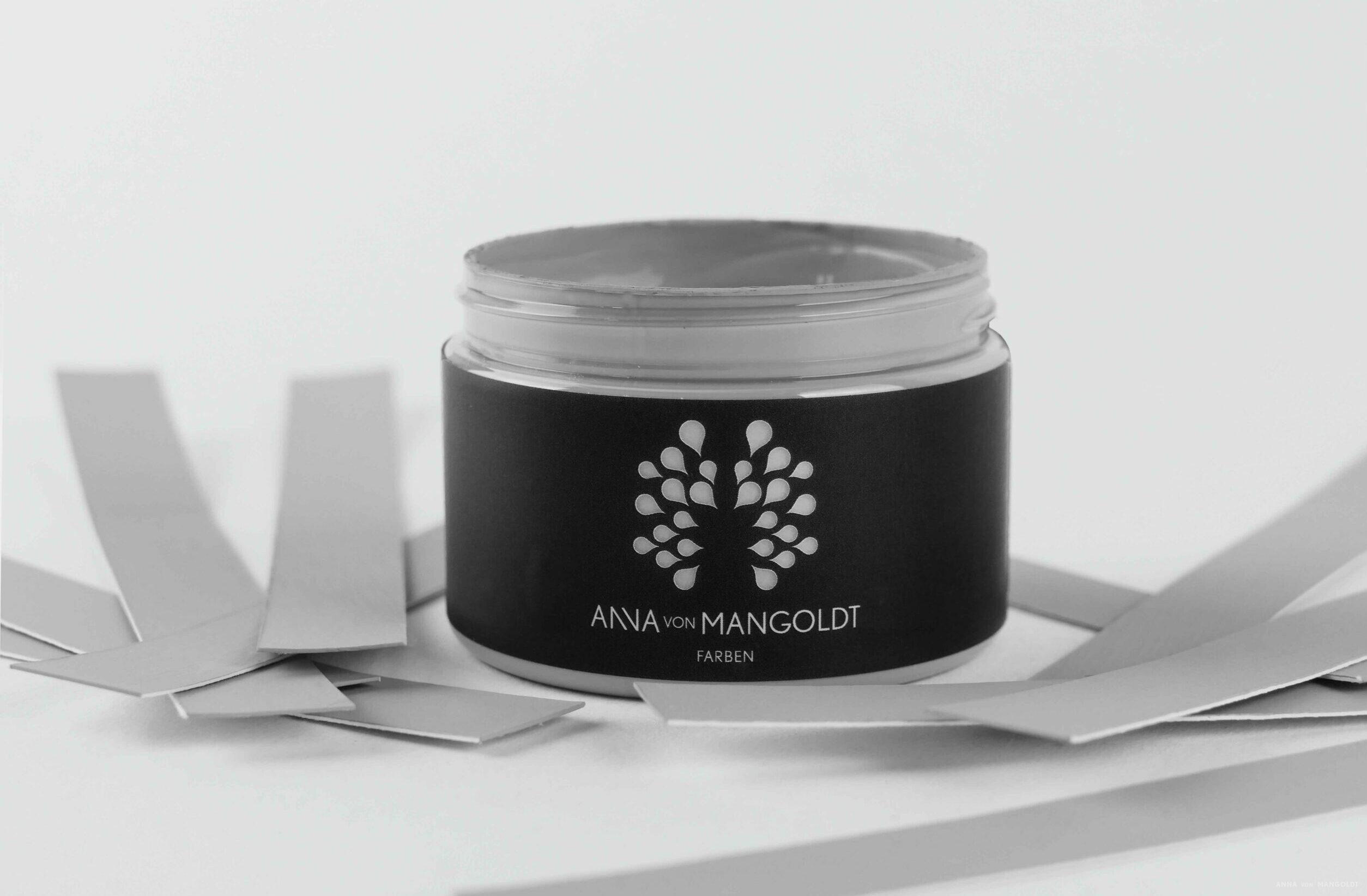 Hellgrau Testdose und Farbstreifen