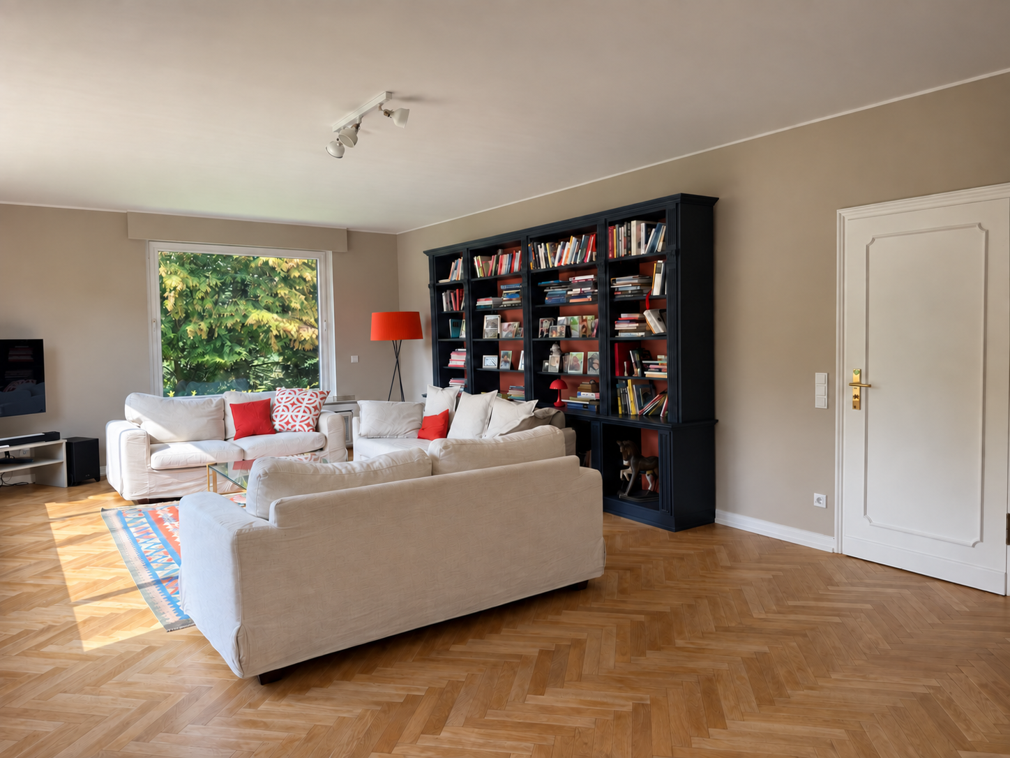 Wohnzimmer Regal Königin von Saba und Der junge Baron